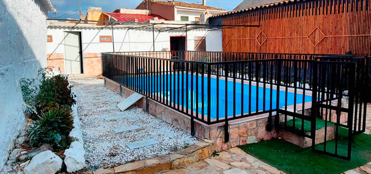 Casa rural con piscina en Villanueva de Alcardete